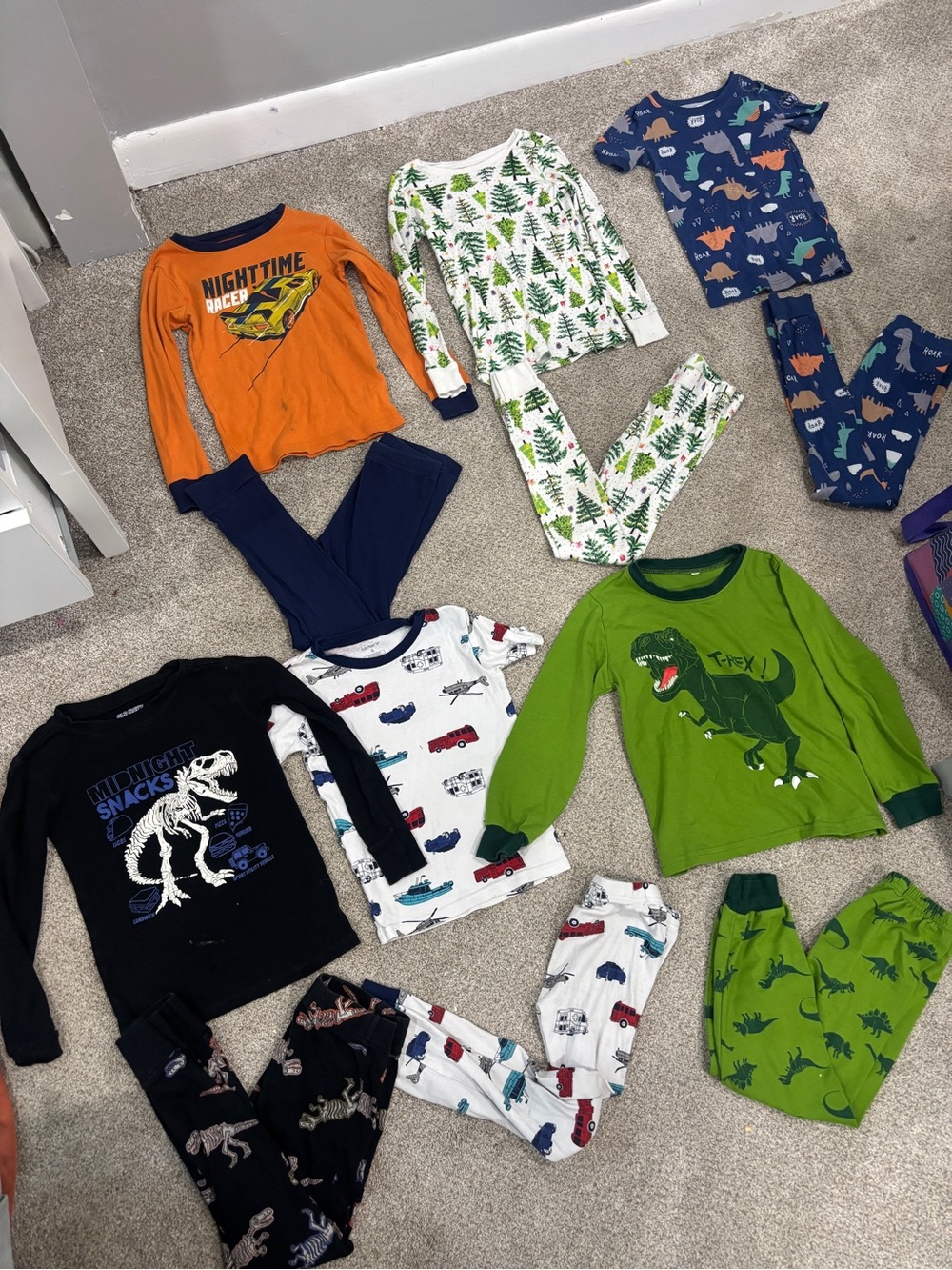 Lot of boy long sleeve pajama sets size 6/6T dinosaur  pajamas Old Navy pajamas